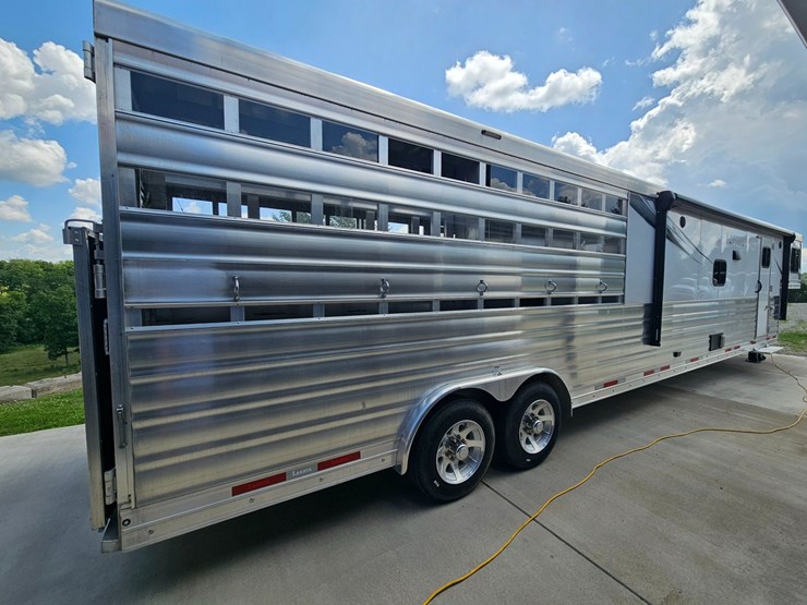 #21371-•-2021-lakota-charger-trailer-image-17