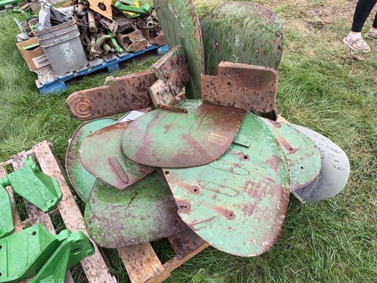john-deere-dubuque-fenders-image-3