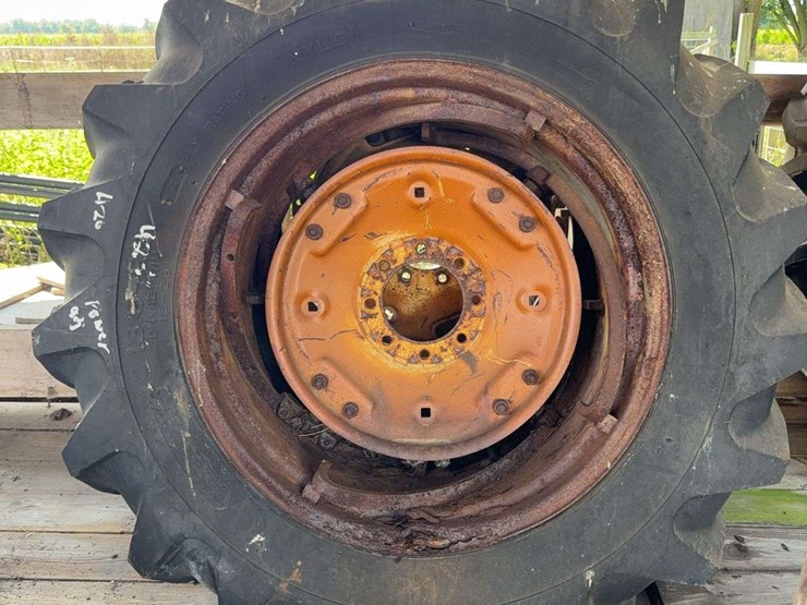 john-deere-420-spin-out-rims-image-1