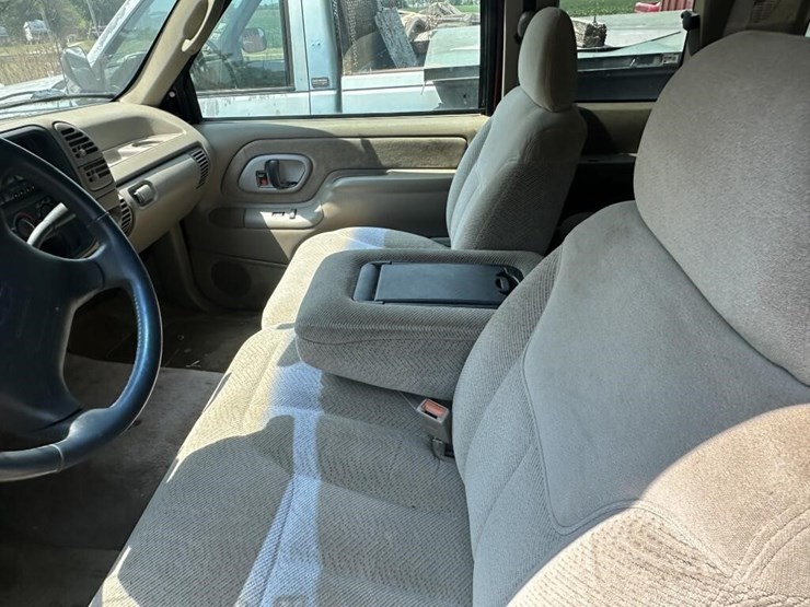 1996-chevrolet-silverado-1500-image-8