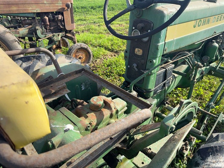 john-deere-320-image-7