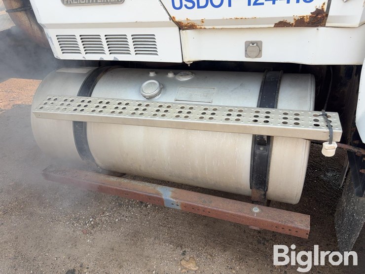 1987-freightliner-flc112-image-13
