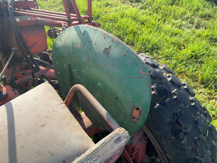 john-deere-320-image-7