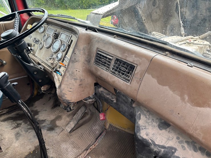 1994-ford-l8000-image-49
