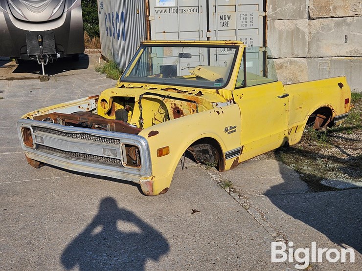 1970-chevrolet-k5-image-1