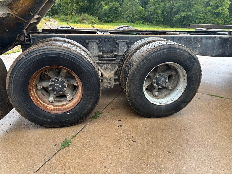 1994-ford-l8000-image-118
