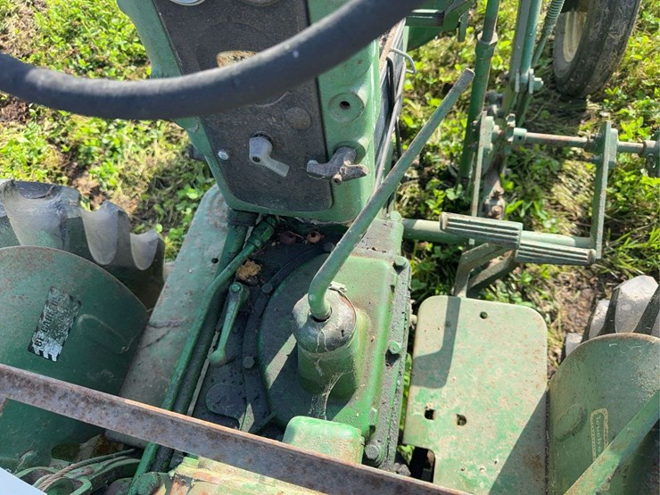 john-deere-320-image-8