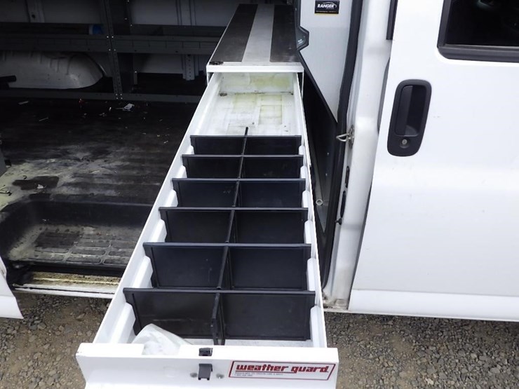 2016-utility-van-image-22