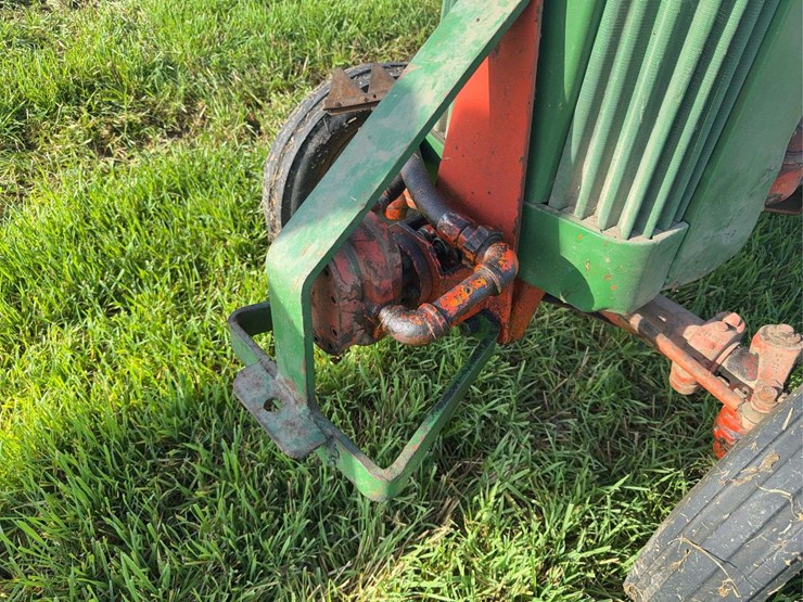 john-deere-320-image-16
