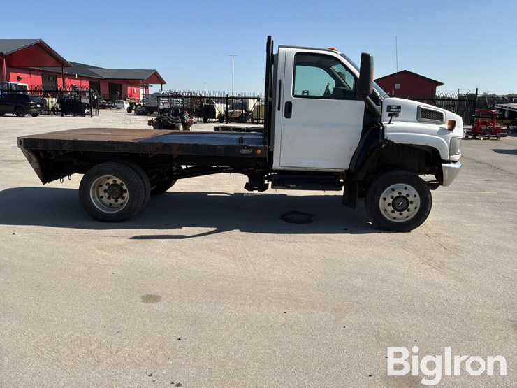 2008-gmc-5500-image-4
