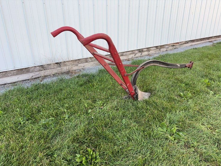 8”-walking-plow-image-3