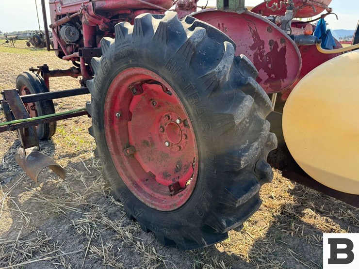 farmall-super-a-tractor-image-20