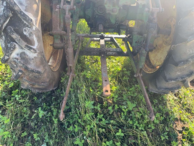 john-deere-320v-slant-steer-image-10