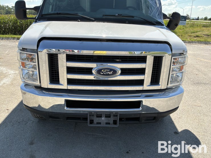 2017-ford-e450-image-14