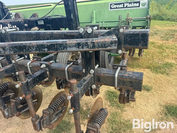 great-plains-solid-stand-15-image-16