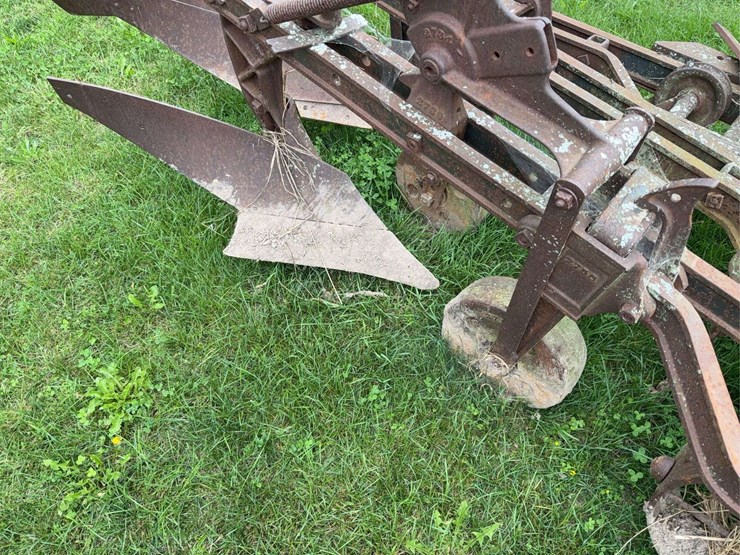 avery-3-bottom-self-lift-plow-image-5