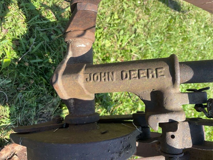 john-deere-18-image-22