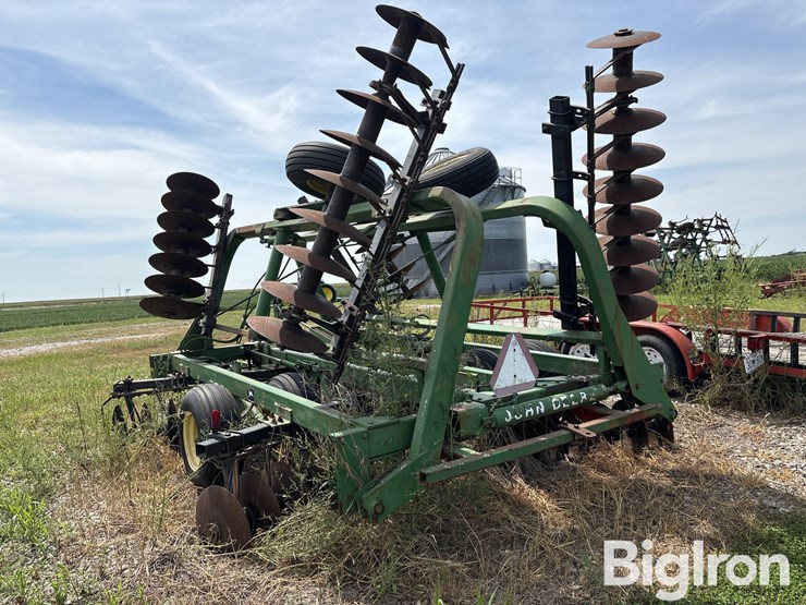 john-deere-235-image-7