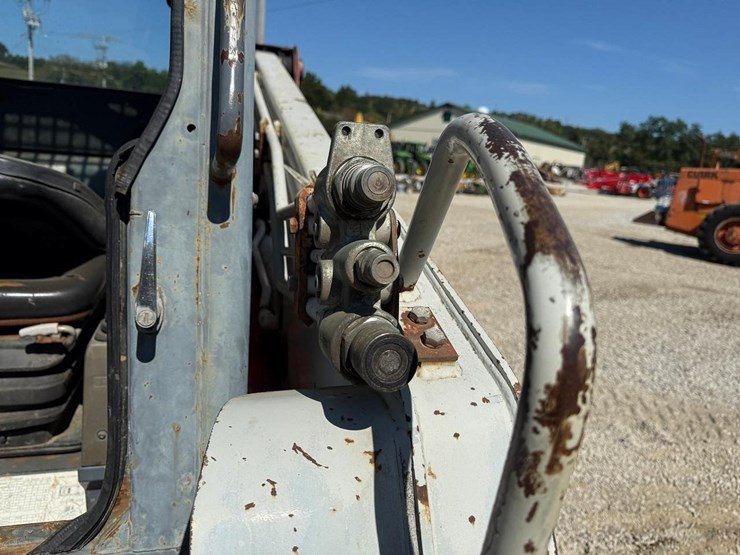 2005-takeuchi-tl140-image-10