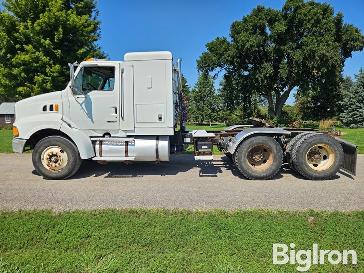 2001-sterling-at9500-image-8