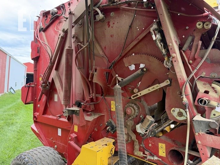 2015-new-holland-roll-belt-560-image-11