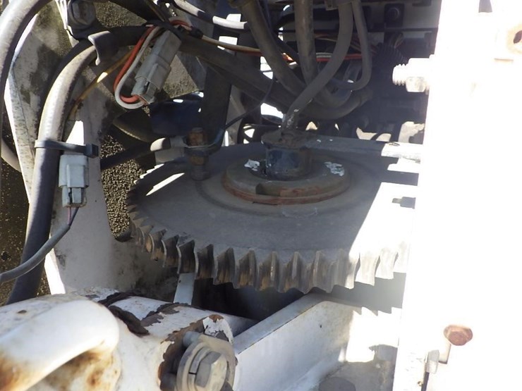 2011-ford-f550-image-35