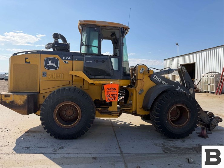 john-deere-624-image-4
