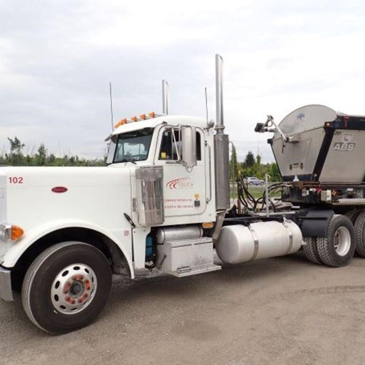 2004 PETERBILT 379
