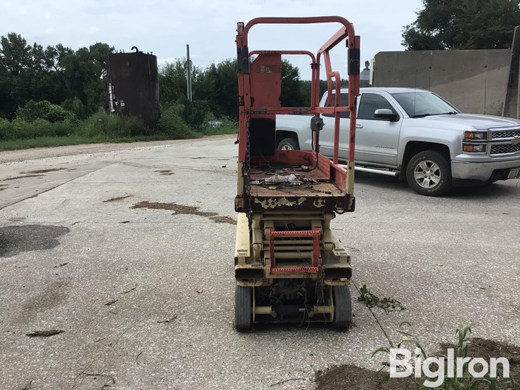 2002-jlg-1932e2-image-4