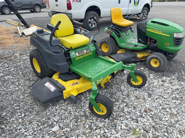 john-deere-z445-image-2