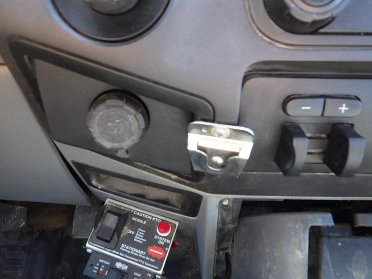 2015-ford-f550-image-38