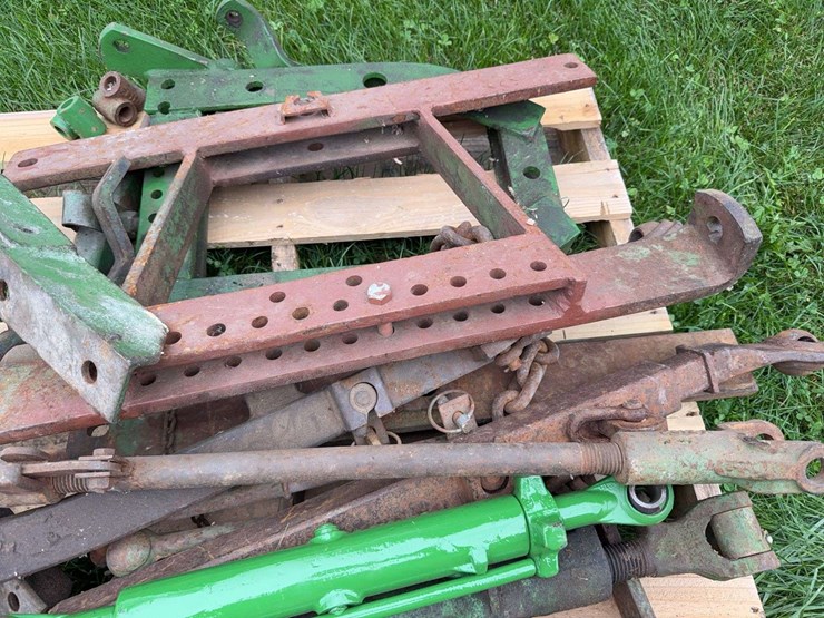 john-deere-dubuque-3-point-hitch-parts-image-5