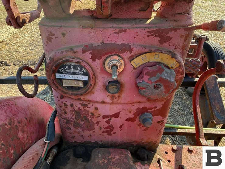 farmall-super-a-tractor-image-35