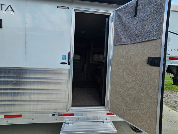 #21371-•-2021-lakota-charger-trailer-image-25