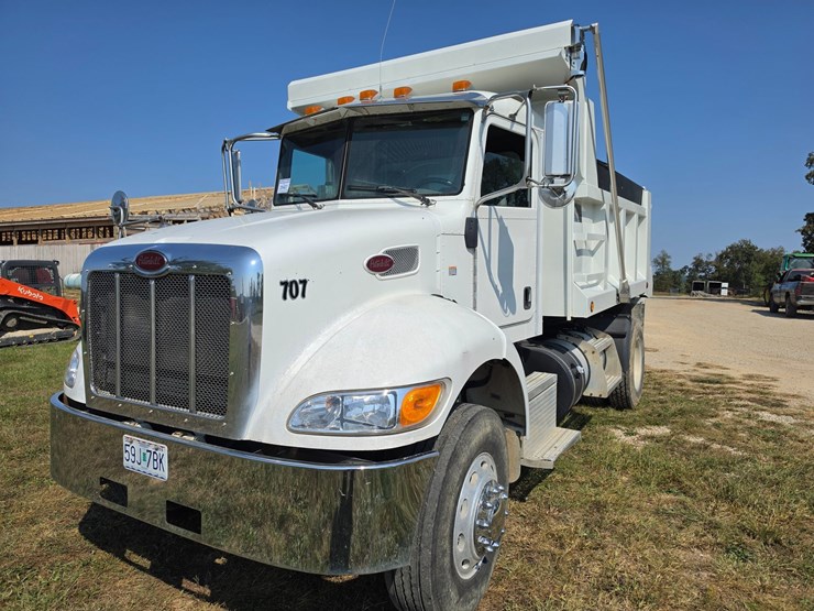 2012-peterbilt-382-image-1