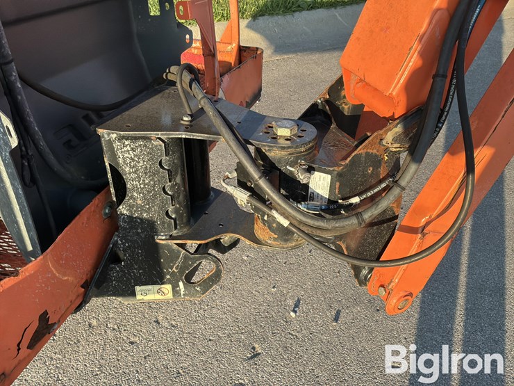 2017-jlg-460sj-image-10