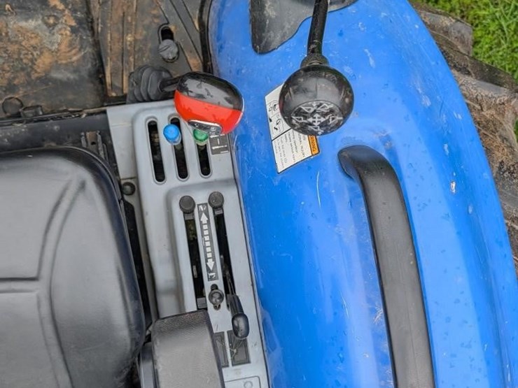 new-holland-boomer-41-image-16