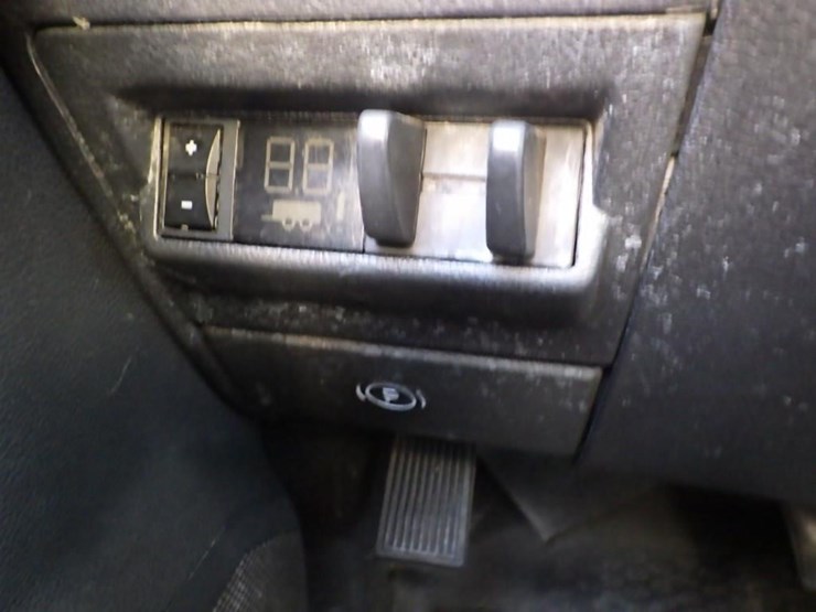 2012-dodge-2500-image-40