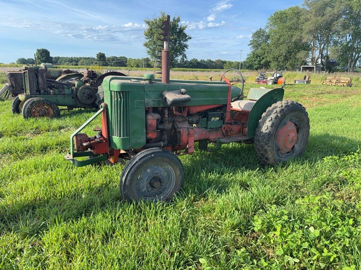 john-deere-320-image-1