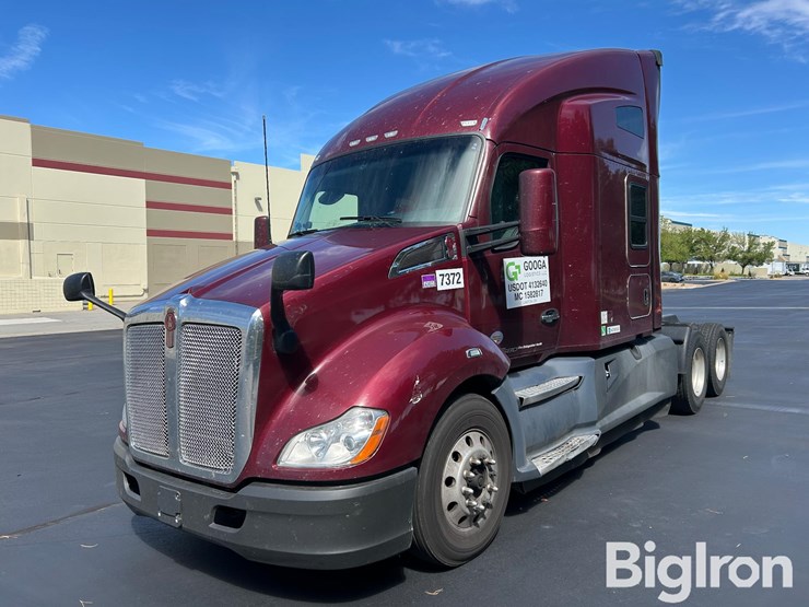 2021-kenworth-t680-image-1
