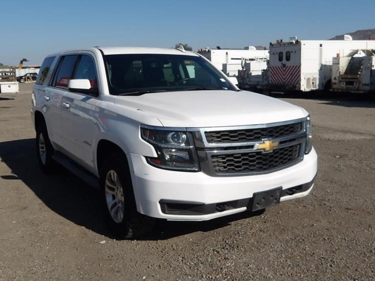2015-chevrolet-tahoe-image-2