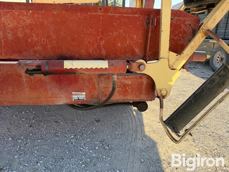 new-holland-1047-image-20