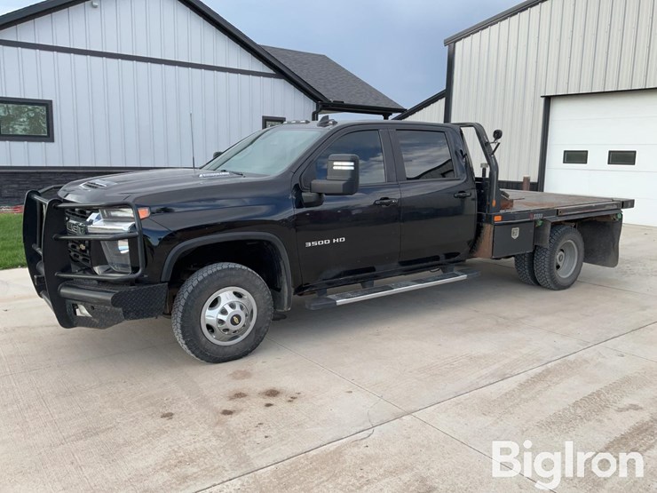 2021-chevrolet-silverado-3500-image-1