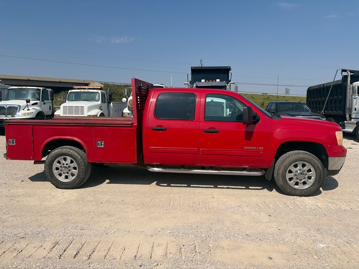 2013-gmc-sierra-3500-image-4