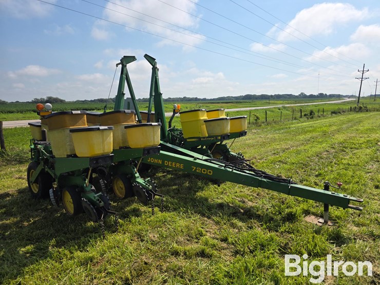 john-deere-7200-image-3