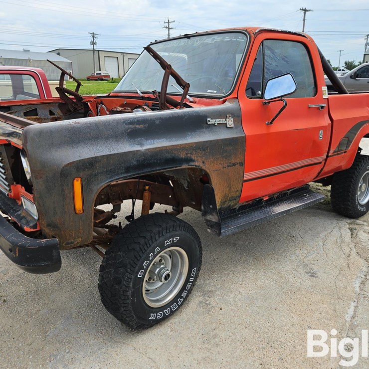 1975 CHEVROLET K10