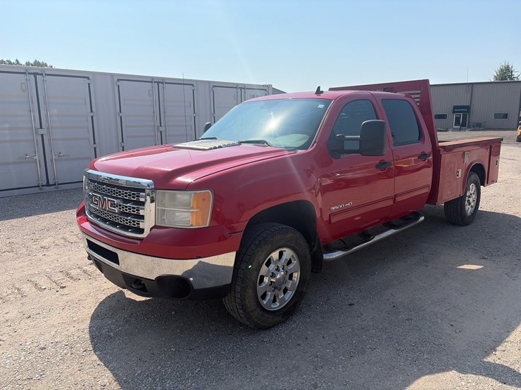2013-gmc-sierra-3500-image-2