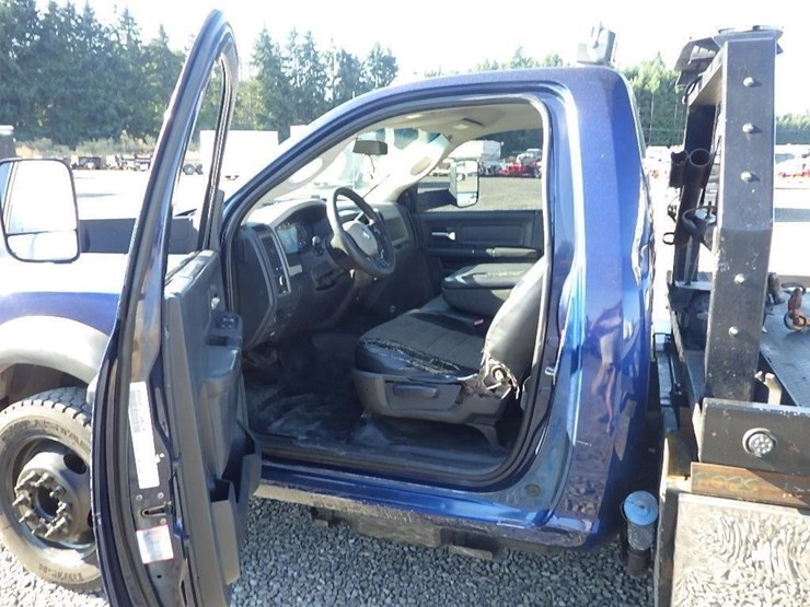 2012-dodge-2500-image-28