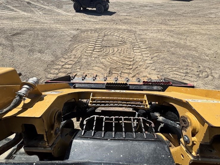 2020-caterpillar-289d3-image-23