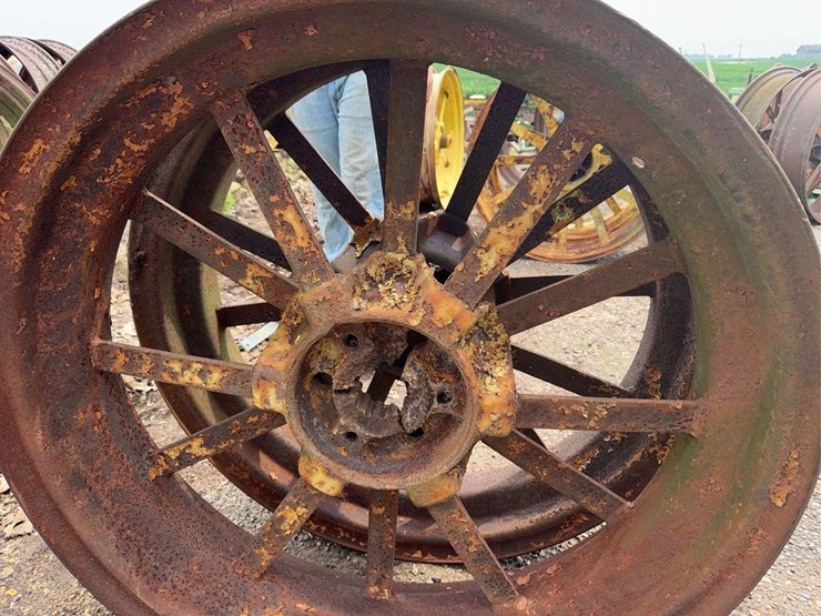 john-deere-12-image-7